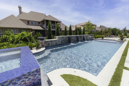 Backyard swimming pool - Pulliam Pools