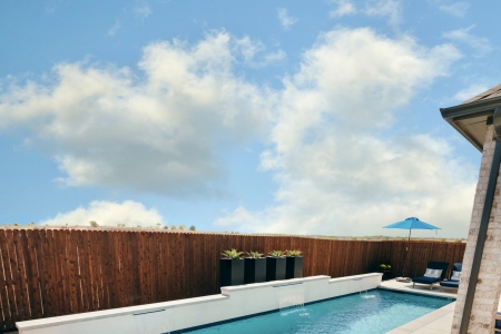 Backyard swimming pool - Pulliam Pools.