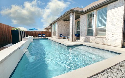 Residential swimming pool - Pulliam Pools