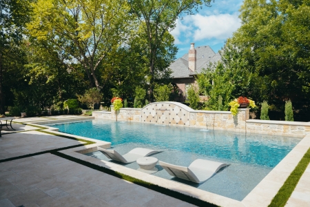 Backyard swimming pool - Pulliam Pools.