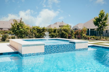 Backyard swimming pool - Pulliam Pools.