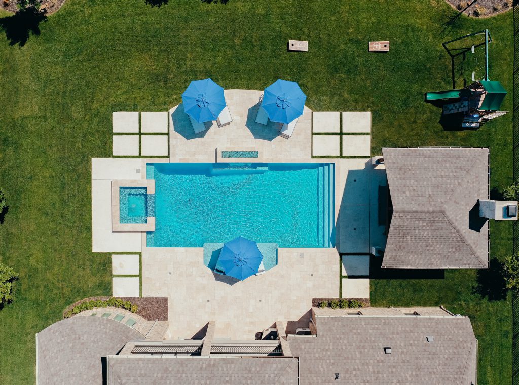 Backyard swimming pool - Pulliam Pools
