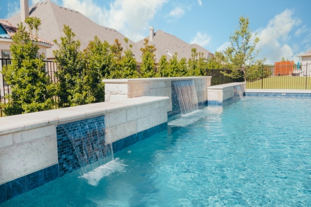 Backyard swimming pool - Pulliam Pools