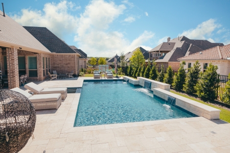 Backyard swimming pool - Pulliam Pools