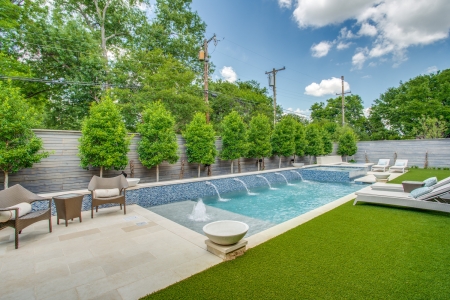 Geometric backyard swimming pool - Pulliam Pools.