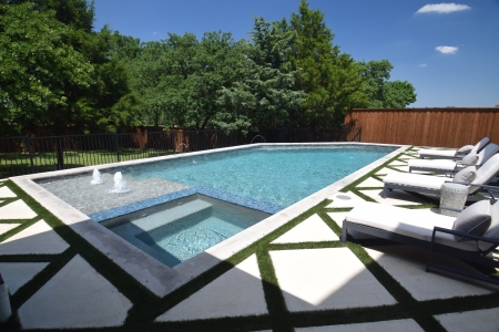 Geometric backyard swimming pool - Pulliam Pools.