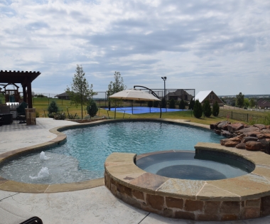 Backyard swimming pool - Pulliam Pools.