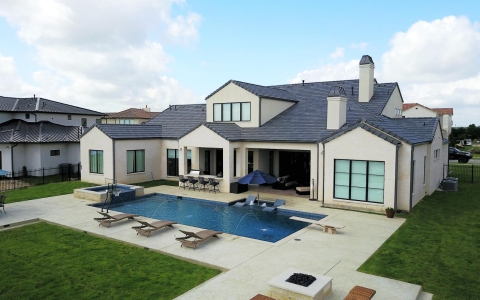 House with an outdoor swimming pool