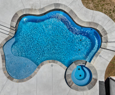 Free form swimming pool - Pulliam Pools.