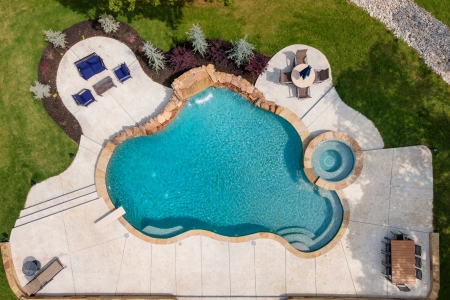 Kidney shaped pool - Pulliam Pools