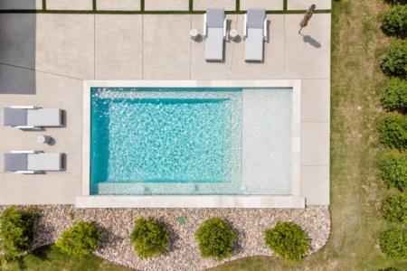 geometric pool with wall.