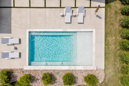 geometric pool with wall.