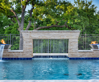 Pool with free flowing water.