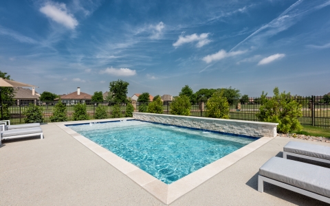 geometric pool with wall.