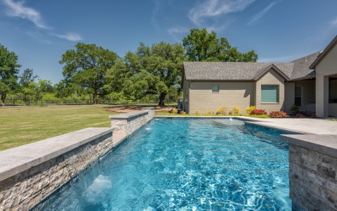 Pool with jacuzzi.