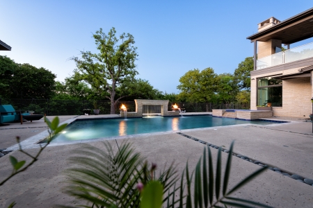 Pool with free flowing water and jacuzzi.