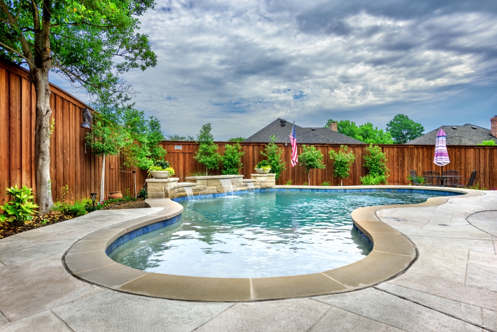 Free form swimming pool - Pulliam Pools